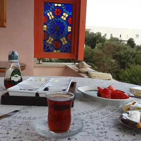 Cetin Uyan / Guemuesluek *