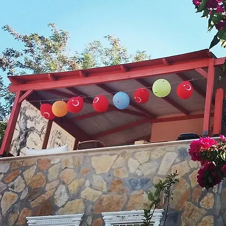 Cetin Uyan / Guemuesluek Feriehus *